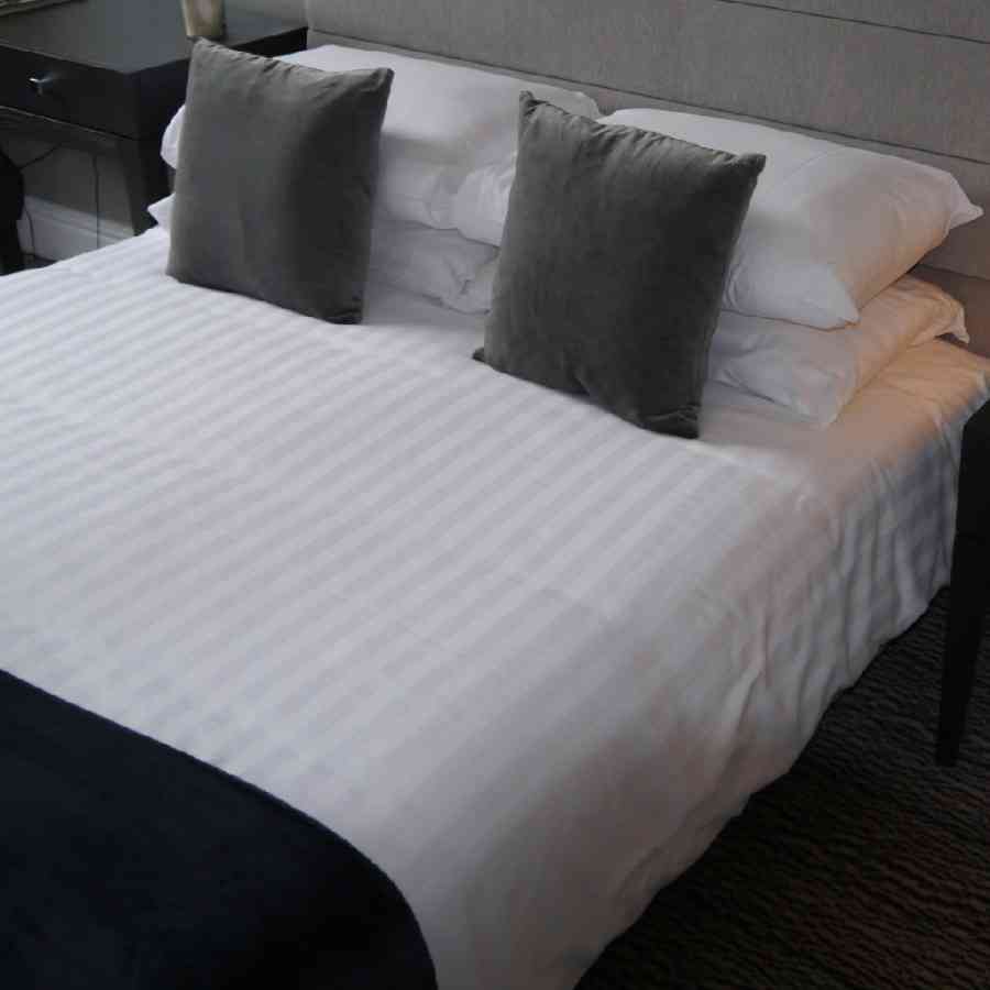 Cearceaf pat Matrimonial Satin CORSICA 250x280 cm